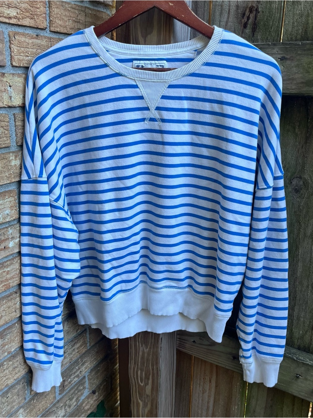 American Eagle Outfitters Striped Crewneck Sweatshirt - Blue & White